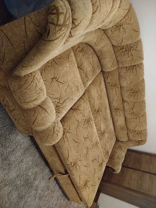 Продам угловой диван 205х130 размер