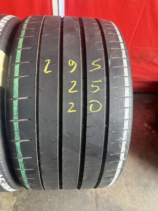Pneus 295/25/20 Michelin  Impecaveis