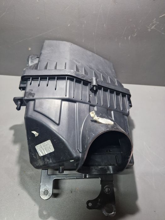 Корпус повітряного фільтра jeep cherokee kl 3.2 2018 2019 2020