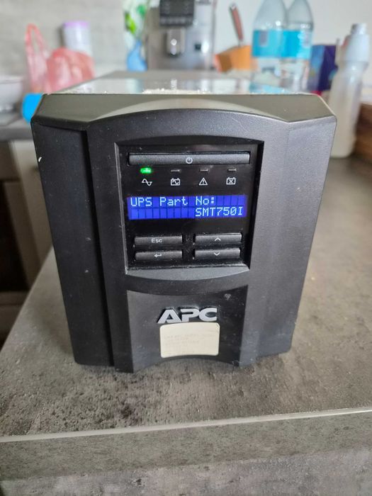 UPS APC Smart SMT750I (zasilacz awaryjny)