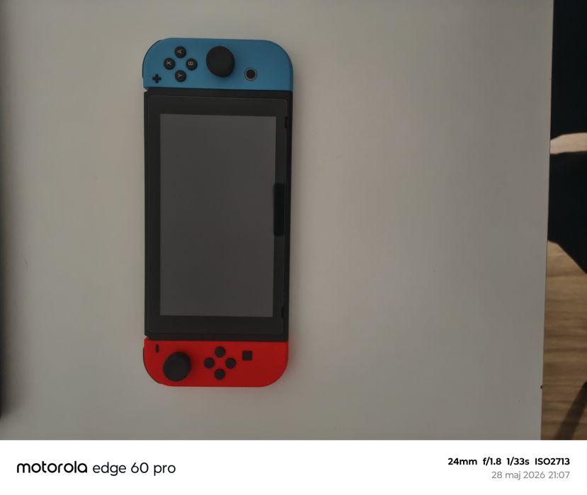 Konsola Nintendo Switch 1 + dodatki