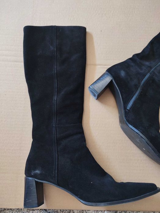 Botas cano alto, pretas em pele de camurça- Novas