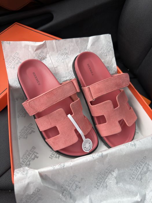 В наявності жіночі тапки hermes шльопанці hermes