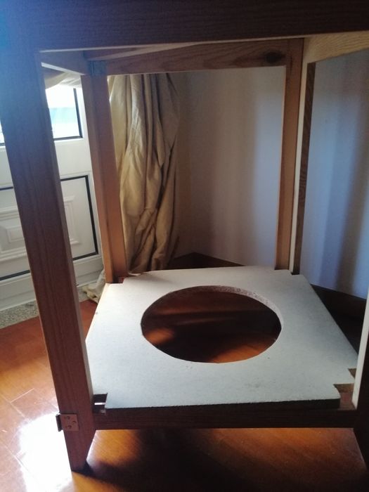 Mesa camilha em madeira