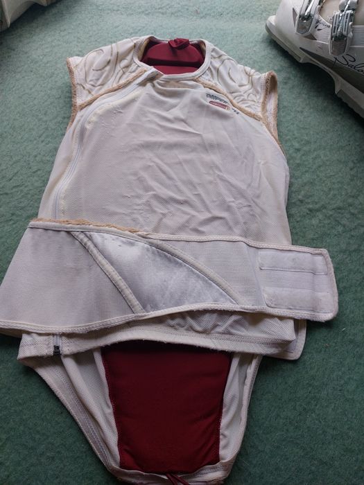 Захист для спини жіночий S і дитячий 140 розмір