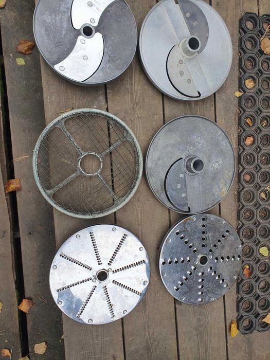 Szatkownica z przystawką do ciągłego podania HALLDE RG-400 240 kg/h