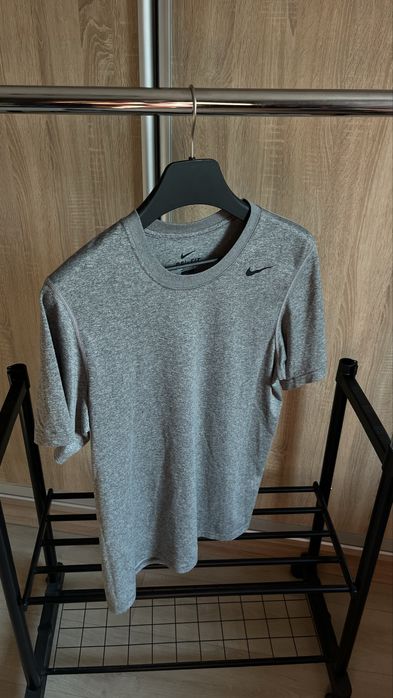 Спортивна футболка nike dri-fit