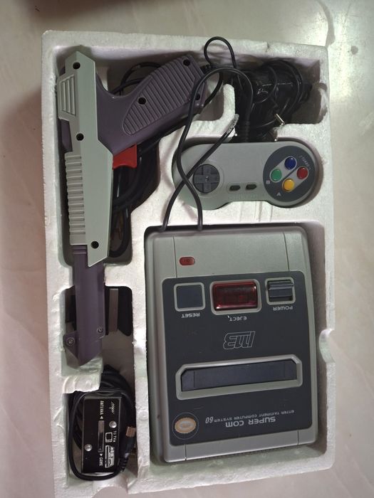 Consola jogos antiga