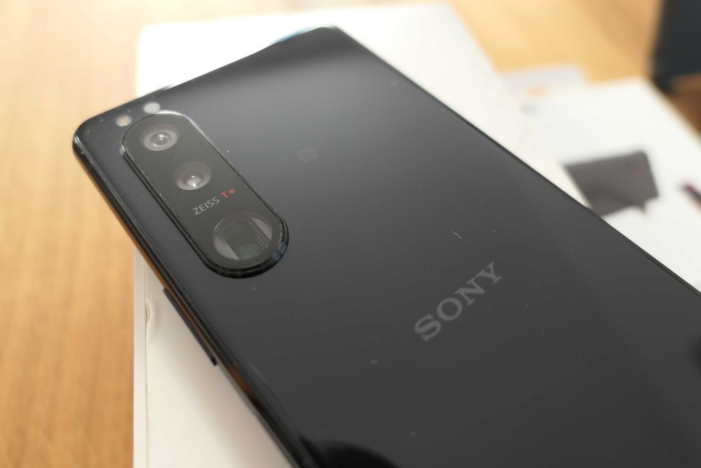 Smartfon Sony Xperia 5 III czarny + ładowarka + oryg. etui XQZ-CBBQ