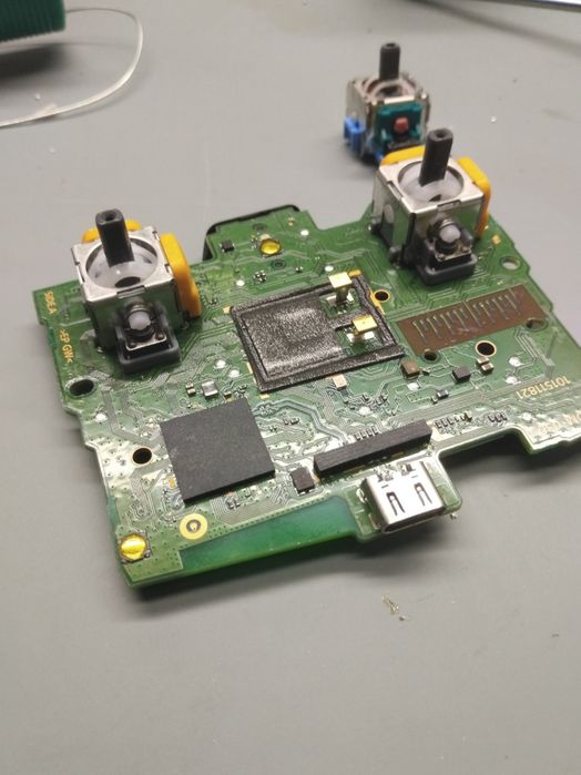 Wymiana analogów PS4 / PS5