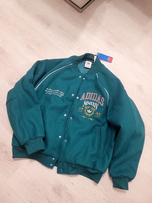 ОРИГІНАЛ...Бомбер Adidas VRCT новый оригинал