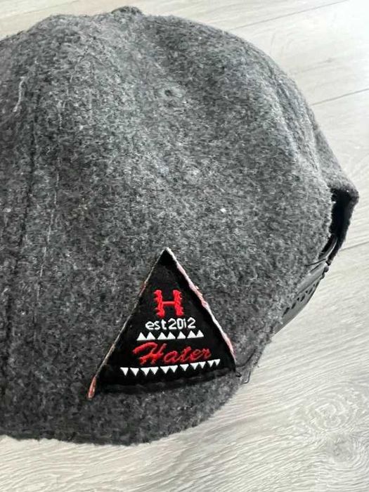 Czapka z Daszkiem Hater Snapback Metal Badge Paisley Szara Vintage