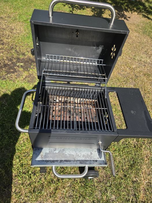 Sprzedam grill węglowy