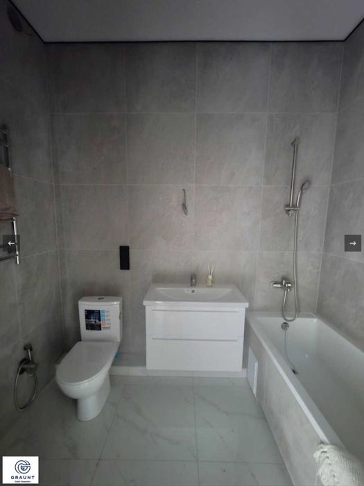 Продам Азарова,Отрада,парк Шевченко