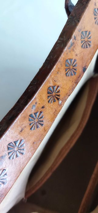 Mala de senhora em couro antigo