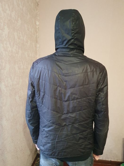Продам мужскую димисезонную куртку