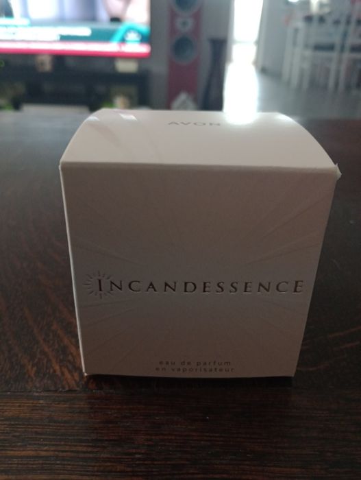 Perfum z Avon Incandessence