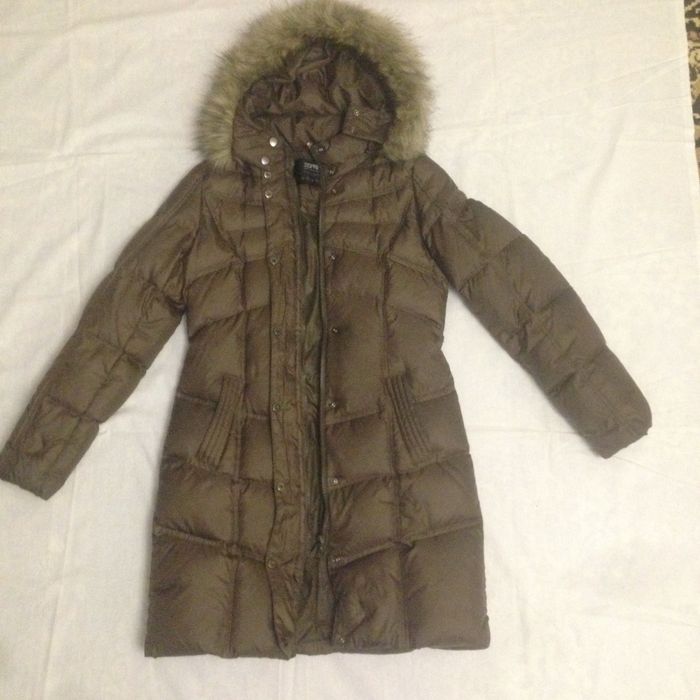 пуховик женский изготовлен в Германии.