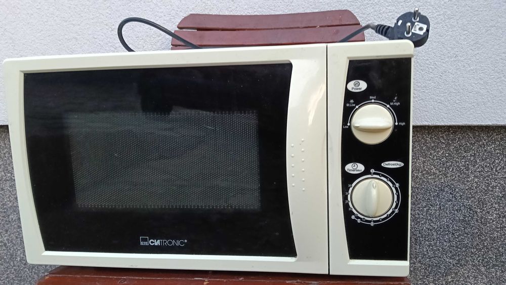kuchenka mikrofalowa Clatronic  MW 781