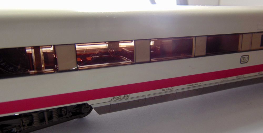 Проміжний вагон експрес потягу BR 410 ICE Marklin 4171, H0 (1:87).