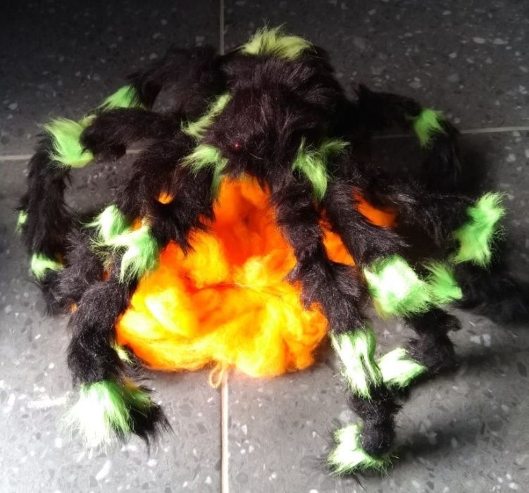 Giant Spider + Spider Web - Glow in the Dark (Phosphorescent)64409379490561121