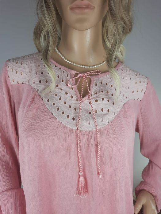 Wiskozowa koszula ażurowa koronkowa muslinowa bluzka pudrowa elegancka