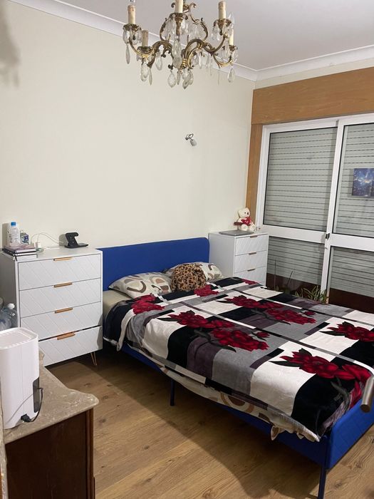 Aluga-se quarto ao dia