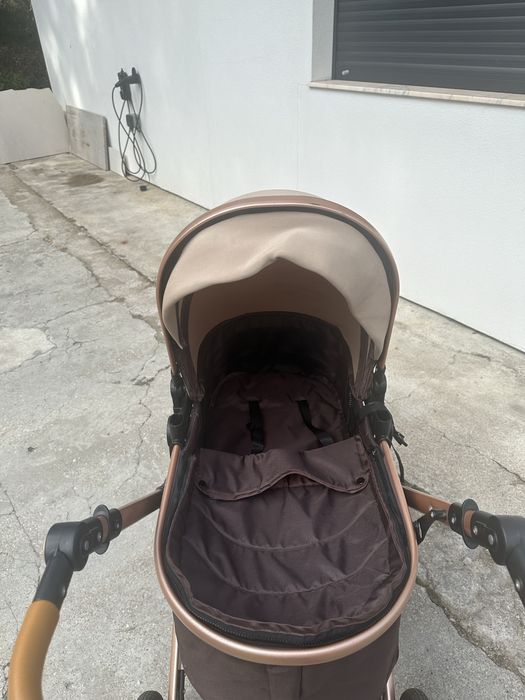 Carrinho de bebé - alcofa conversível  em assento