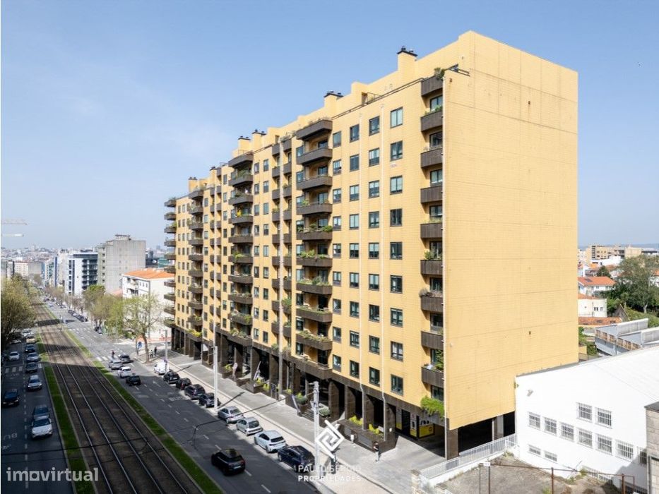 Apartamento T2 situado numa localização privilegiada na Avenida da ... — Mafamude E Vilar Do Paraíso, Porto