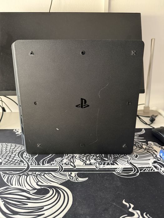 Playstation 4 (825 gb)