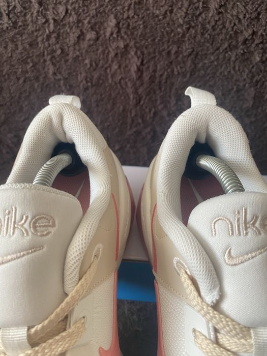 Шікарні кросівки від Nike унісекс