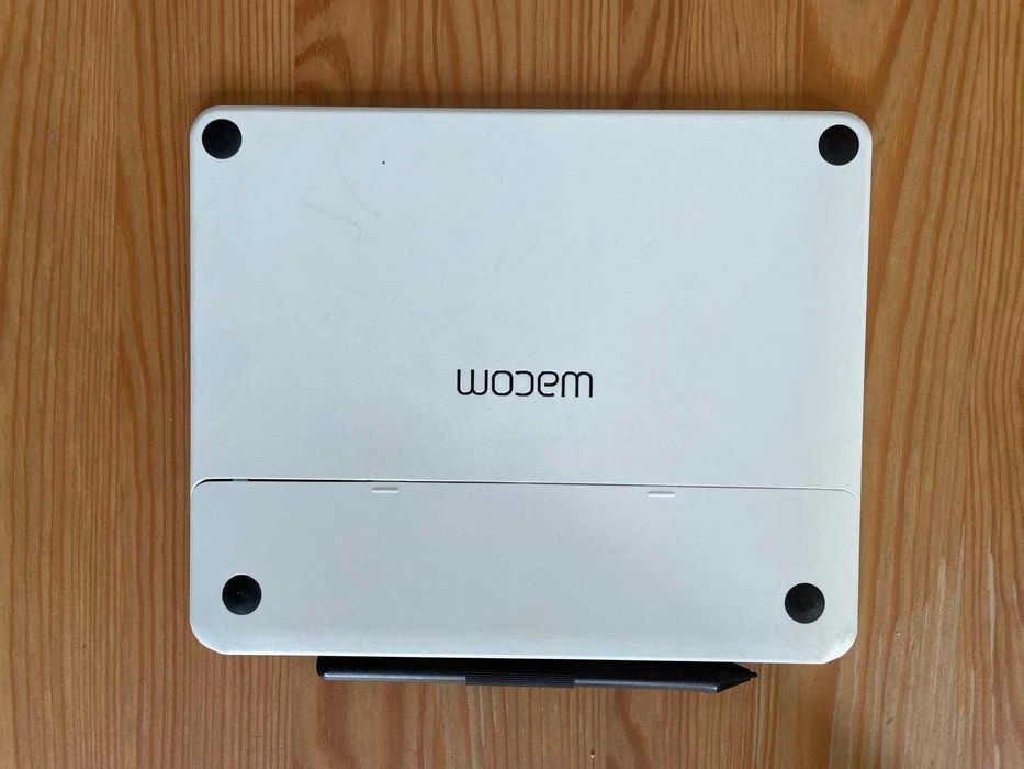 Wacom Intuos Drawing Tablet64552792687234121