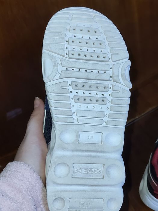 Продам кросівки Geox 34 розмір