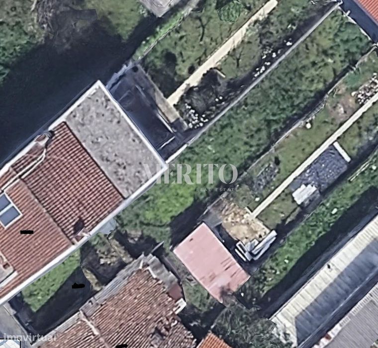 Terreno plano e regular, com área de 213m2 para a construção de habita
