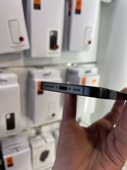 iPhone 15 Pro 256Gb black titanium - АКБ 100%, стан 4+