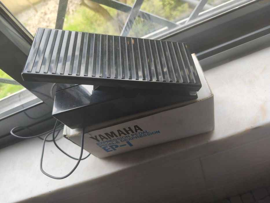 Pedal de Expressão Yamaha EP-1 - Perfeito para Teclados e Sintetizador