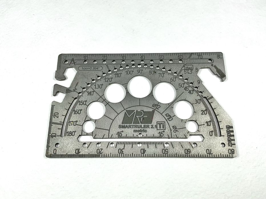 Мультифункциональная линейка-карточка из титана MRF Smartruler 2.1.