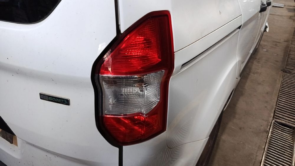 Farolim direito FORD Tourneo Courier Kombi I