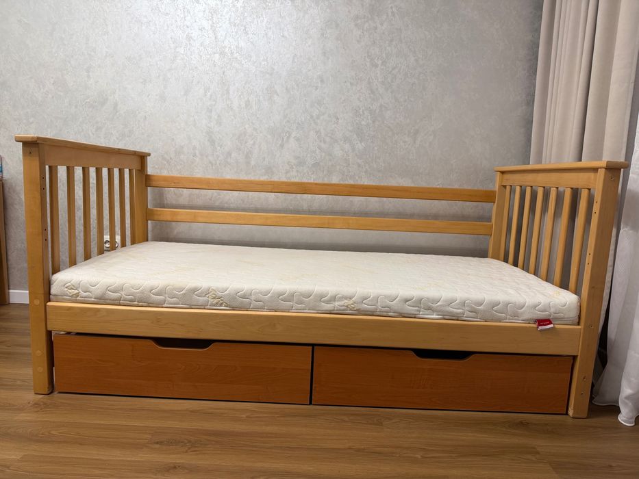 Продам ліжко полуторне кровать