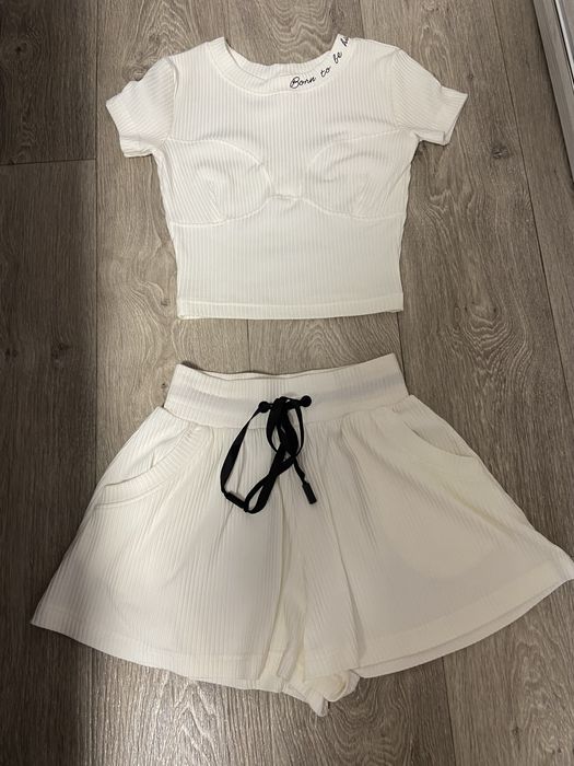 Костюмчик белый летний