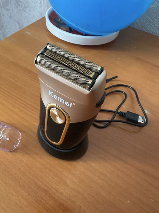Kemei KM-3209 Високоякісна електрична бритва