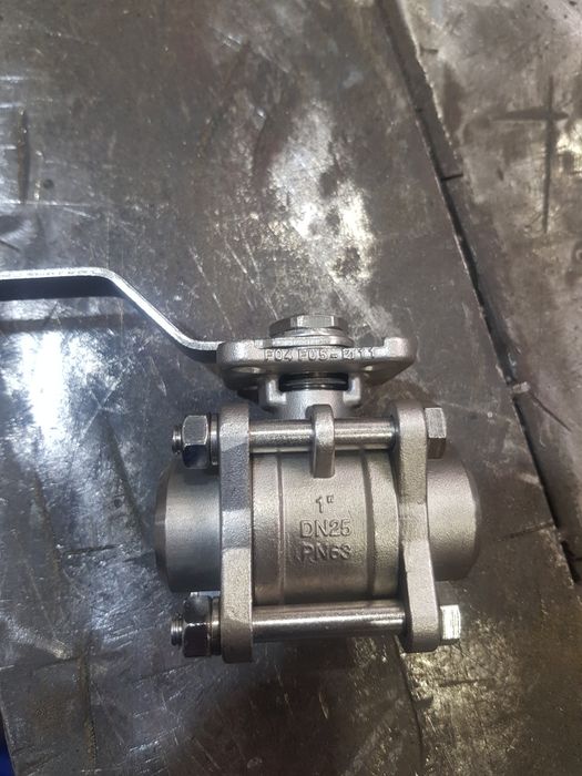 Zawor kulowy 1/2" i 1"  sprzedam