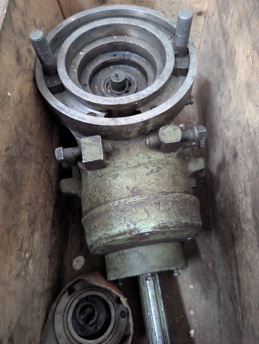 Вертикально-фрезерна голова з 675