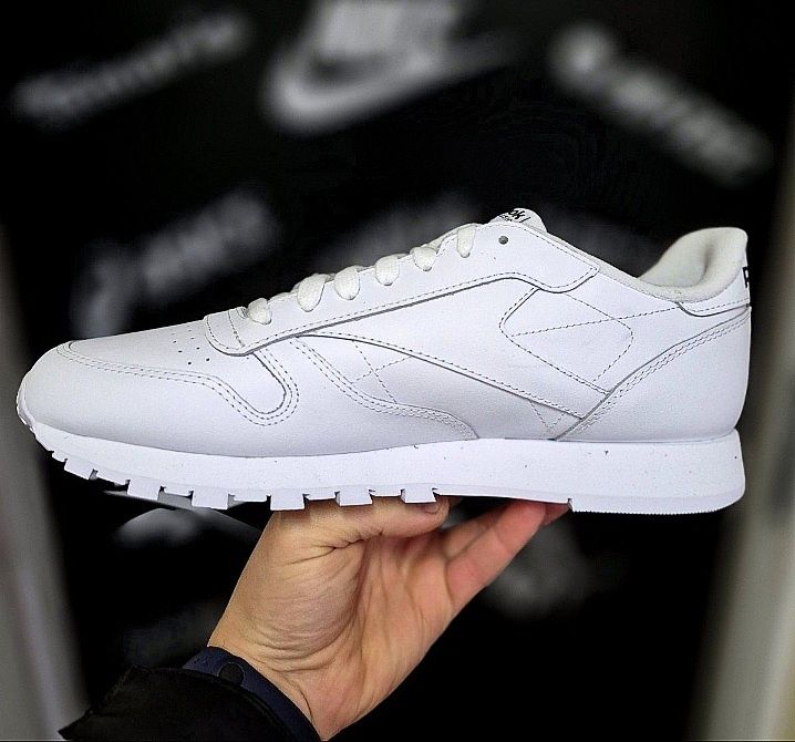 Чоловічі кросівки Reebok Classic Leather Vector(Оригінал)Розміри:42-27см і 45,5-30см