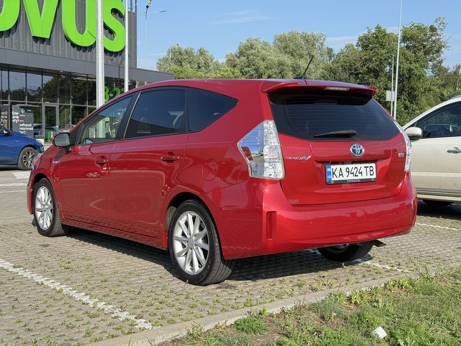 Toyota Prius V 2013