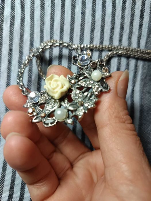 Colar Prateado com Pingente - Ref.: B - 5