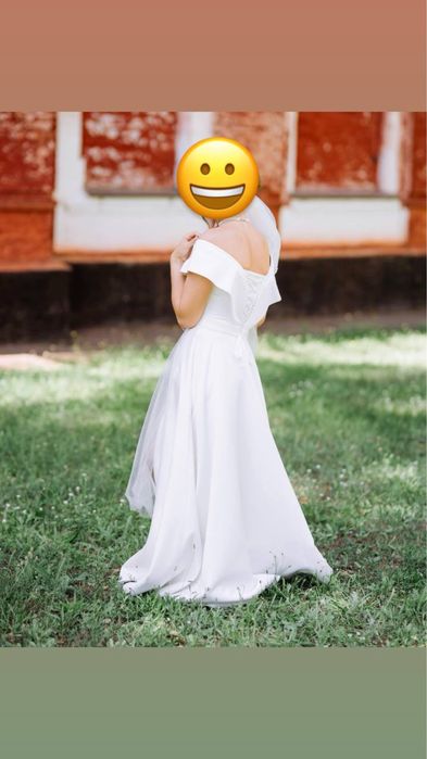 Весільна сукня.S