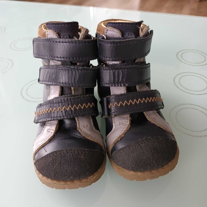 Buty dziecięce  r. 25, firmy Porto-super cena