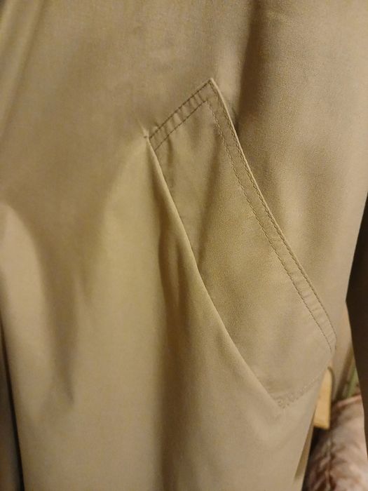 Gabardina tamanho 42, marca C'est Chic