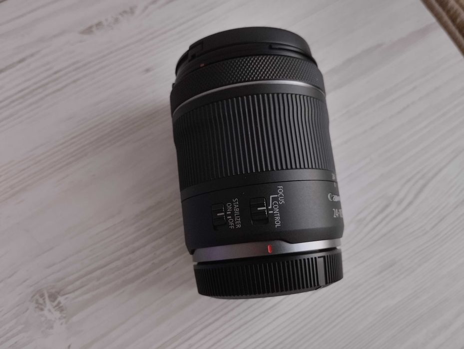 Обєктив Canon RF 24-105mm f/4.0 IS STM  має Стабілізацію